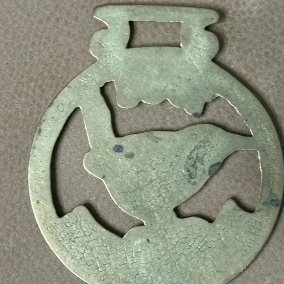Vintage Horse Brass Bird 1983 Farthing Medallion Harness Ornament - Picture 3 of 5